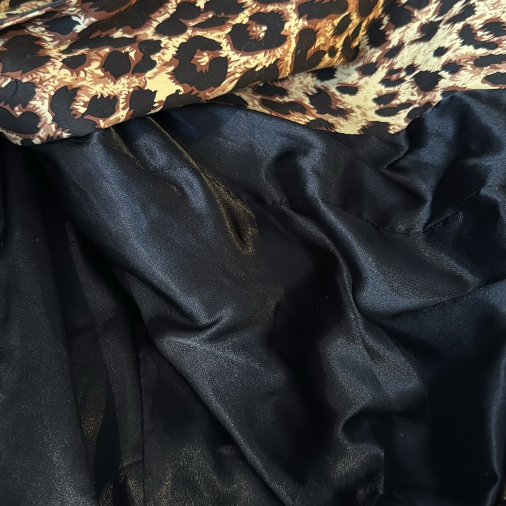 Vertigo Paris Vintage Leopard Print Double-Breasted Belted Coat - Picture 10 of 10